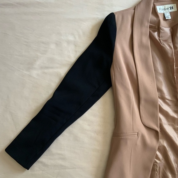 Forever 21 Two-Tone Blazer - Picture 2 of 10